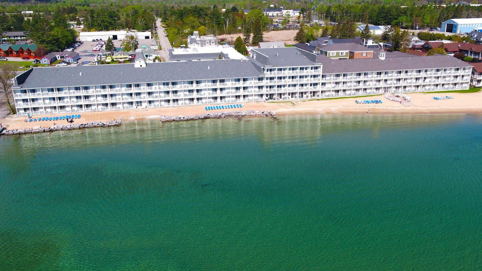 Comfort Inn Lakeside - Mackinaw City Exterior photo
